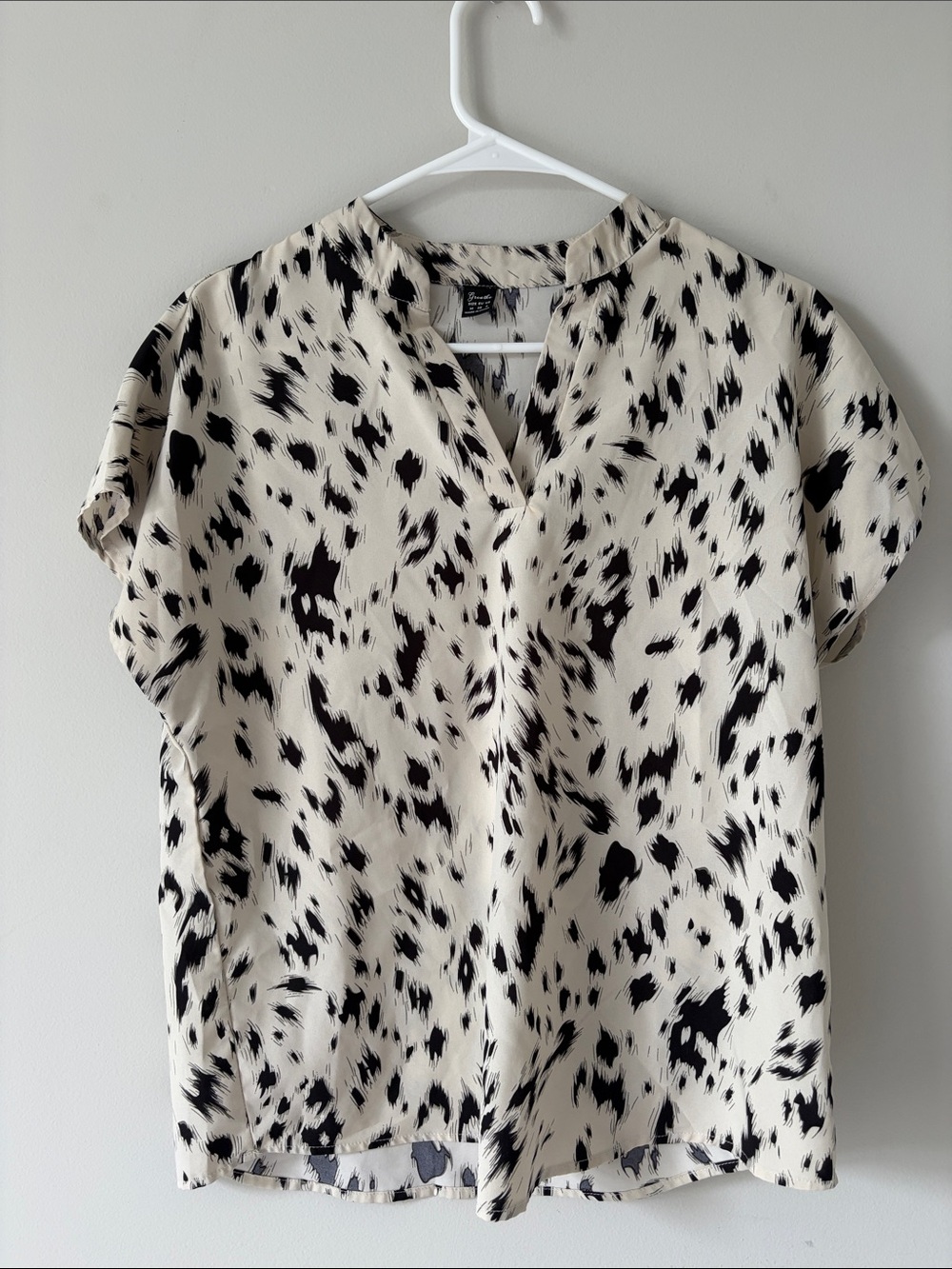 Cream and Black Printed Short Sleeve Blouse